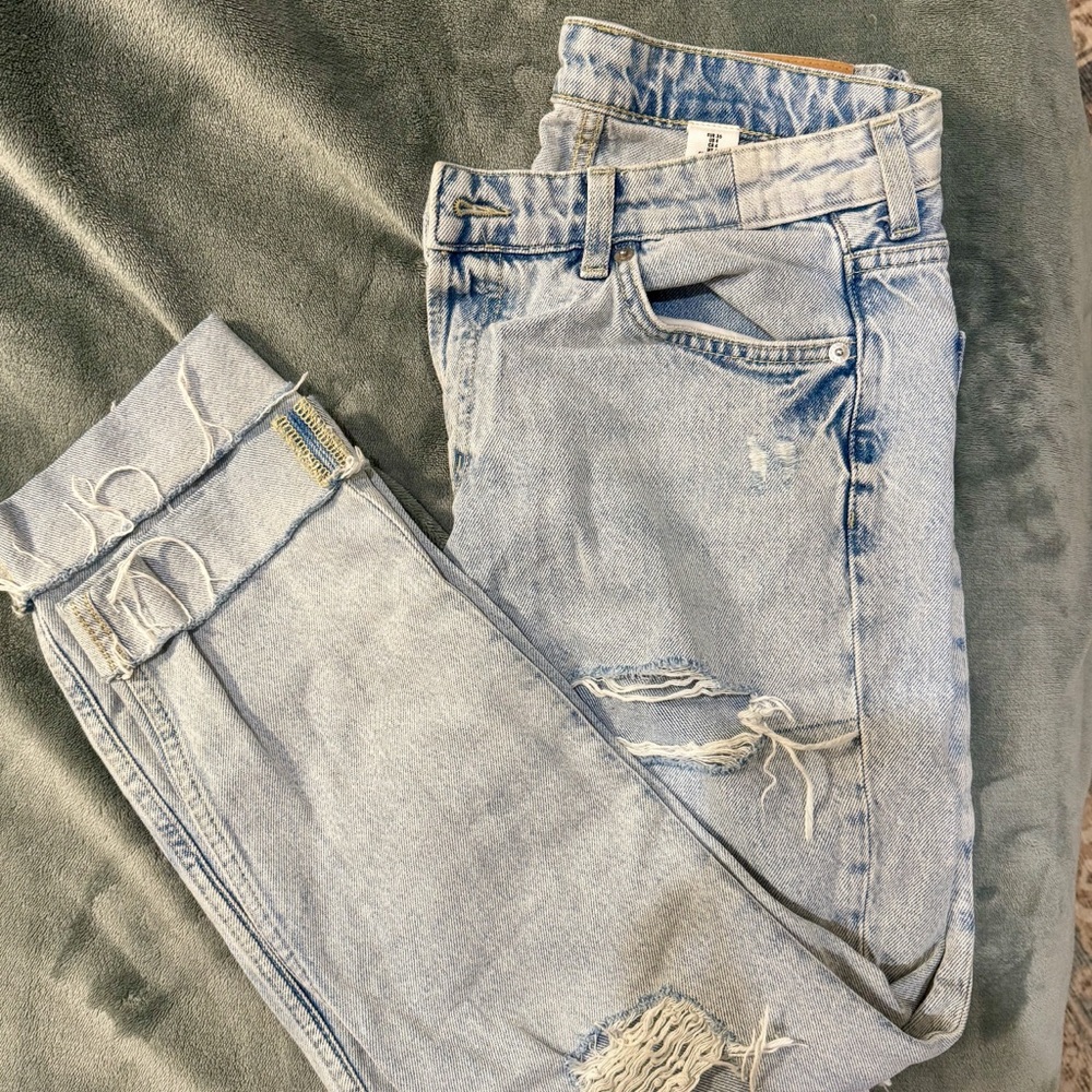 Women’s ripped boyfriend jeans H&M